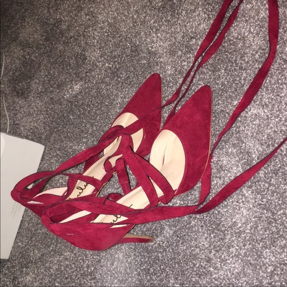 lulu’s heels - Picture 1 of 3